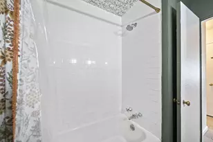 867 S Broadleigh Rd, Columbus, OH 43209 - Photo 29