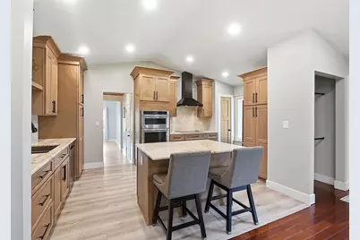 525 Saulsbury Court, Columbus, OH 43230 - Photo 9