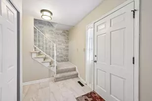 402 Worman Dr, Columbus, OH 43230 - Photo 3
