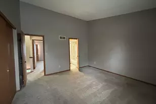 2367 Brandy Oaks Dr, Columbus, OH 43220 - Photo 9