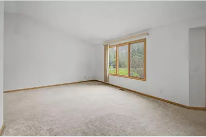 707 Greenbriar Circle, Howard, OH 43028 - Photo 7