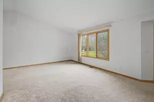 707 Greenbriar Cir, Howard, OH 43028 - Photo 7