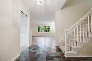 2871 E Shore Ct, Columbus, OH 43231 - Photo 7