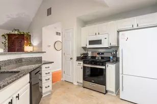 8687 Lazelle Commons Dr, Lewis Center, OH 43035 - Photo 13