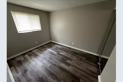 4677 Hilton Avenue #D, Columbus, OH 43228 - Photo 5