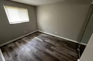 4677 Hilton Ave, Columbus, OH 43228 - Photo 5