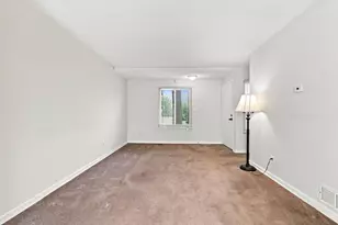 1432 Bairstow Ct, Galloway, OH 43119 - Photo 5