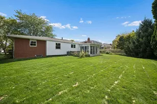1272 Bradshire Dr, Columbus, OH 43220 - Photo 25