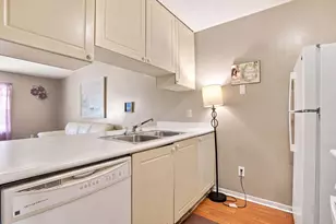 4649 Hobson Dr, Columbus, OH 43228 - Photo 5