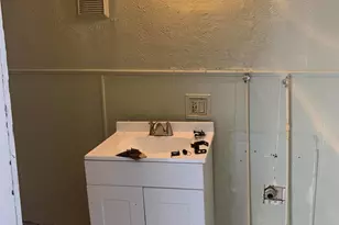 1043 Seymour Ave, Columbus, OH 43206 - Photo 7
