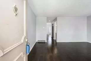 5417 E Valley Ln E, Columbus, OH 43231 - Photo 13