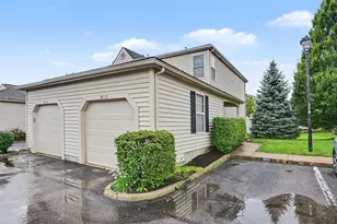 2517 Hyacinth Ln, Columbus, OH 43235 - Photo 1