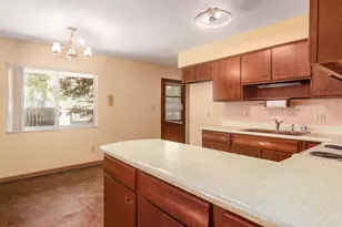 1372 Bellflower Ave, Columbus, OH 43204 - Photo 5