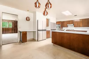 1633 S Roosevelt Ave, Columbus, OH 43209 - Photo 13