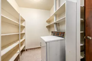 1633 S Roosevelt Ave, Columbus, OH 43209 - Photo 13