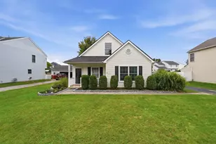 1047 Braxton Blvd, London, OH 43140 - Photo 1