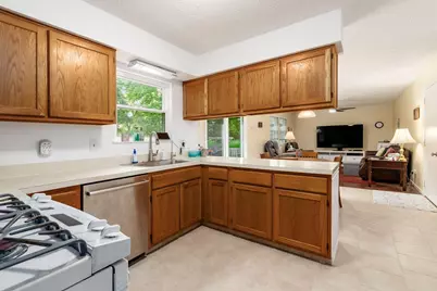 3720 Lifford Court, Columbus, OH 43221 - Photo 7