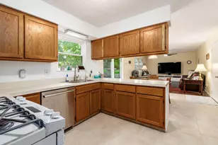 3720 Lifford Ct, Columbus, OH 43221 - Photo 7