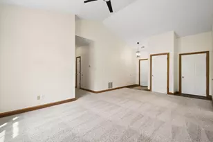 106 Camber Dr, Circleville, OH 43113 - Photo 13