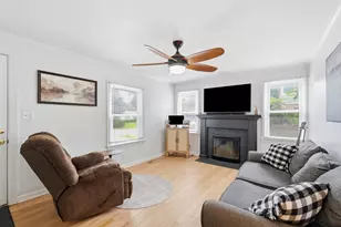 293 Pasadena Ave, Columbus, OH 43228 - Photo 3