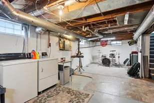 293 Pasadena Ave, Columbus, OH 43228 - Photo 33