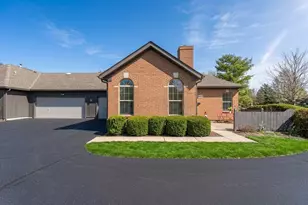 2679 Trottersway Dr, Columbus, OH 43235 - Photo 3