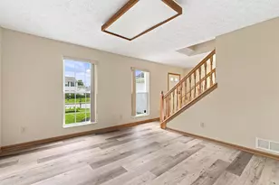 1544 Cottonwood Dr, Lewis Center, OH 43035 - Photo 5