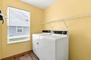1544 Cottonwood Dr, Lewis Center, OH 43035 - Photo 17