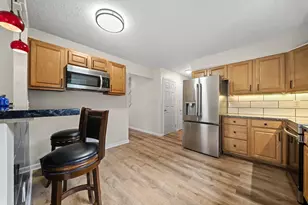 1993 Charmingfare St, Columbus, OH 43228 - Photo 5