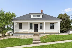 29 S West St, Thornville, OH 43076 - Photo 1