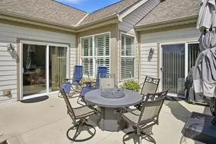 5339 W Sheffield Cir, Zanesville, OH 43701 - Photo 9