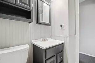639 Dlyn St, Columbus, OH 43228 - Photo 23