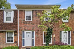 639 Dlyn St, Columbus, OH 43228 - Photo 1