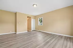 185 W Locust St, Newark, OH 43055 - Photo 5
