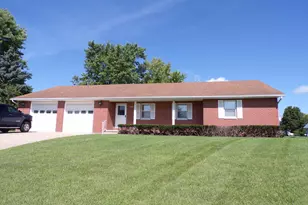 1361 Johnson Pl, Washington Court House, OH 43160 - Photo 5