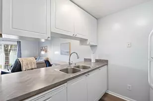4643 Parrau Dr, Columbus, OH 43228 - Photo 11