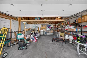 899 W Stephen Dr W, Columbus, OH 43204 - Photo 21