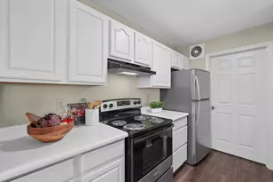6767 Meadow Creek Dr, Columbus, OH 43235 - Photo 7