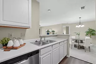 6767 Meadow Creek Dr, Columbus, OH 43235 - Photo 9