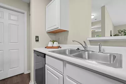 6767 Meadow Creek Drive #104, Columbus, OH 43235 - Photo 11