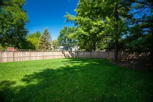 724 Hunters Run, Columbus, OH 43230 - Photo 3