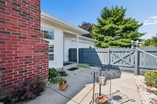 8337 Greyhawk Cir, Columbus, OH 43240 - Photo 3