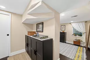 614 E Royal Forest Blvd, Columbus, OH 43214 - Photo 27