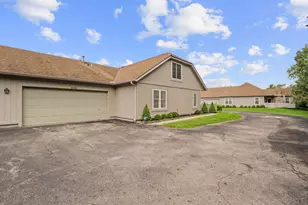 2348 Willowside Ln, Grove City, OH 43123 - Photo 3