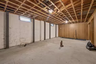 5668 Crawford Dr, Columbus, OH 43229 - Photo 25