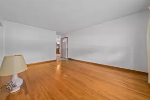 5668 Crawford Dr, Columbus, OH 43229 - Photo 5