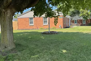 4735 Frost Ave, Columbus, OH 43228 - Photo 3