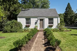 318 Kenbrook Dr, Worthington, OH 43085 - Photo 1