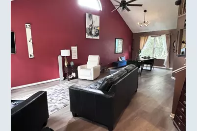 1308 Four Star Drive E, Galloway, OH 43119 - Photo 3