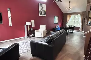 1308 4 Star Dr E, Galloway, OH 43119 - Photo 3